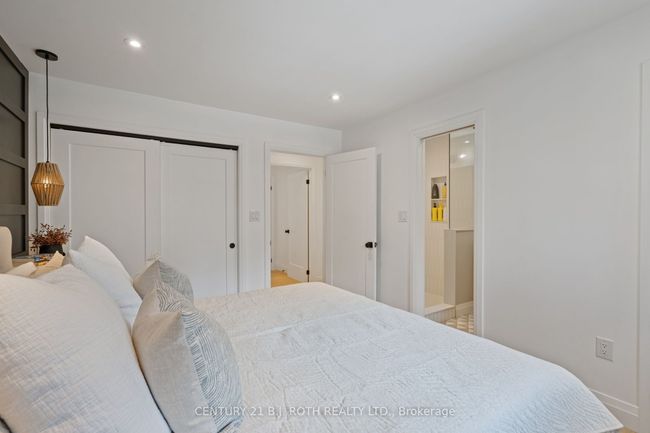 233 Dock Rd, House other with 3 bedrooms, 3 bathrooms and 5 parking in Barrie ON | Image 22