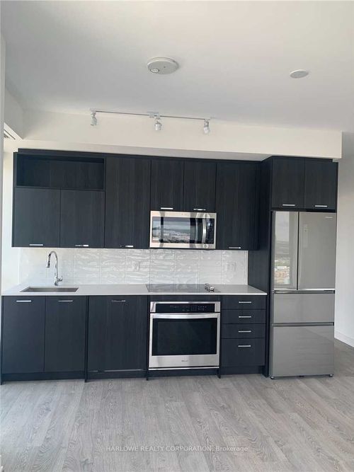 1204-120 Eagle Rock Way, Maple, ON, L6A5C2 | Card Image