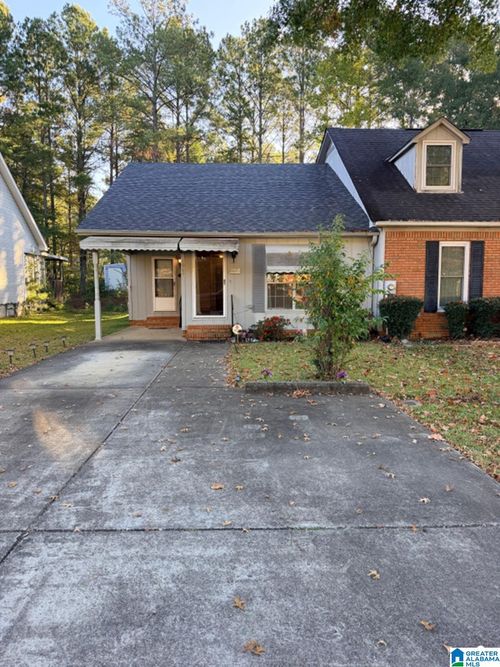 1989 Townhouse Ln, HUEYTOWN, AL, 35023-2379 | Card Image