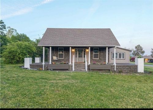 802 N 11th St, Van Buren, AR, 72956-3526 | Card Image