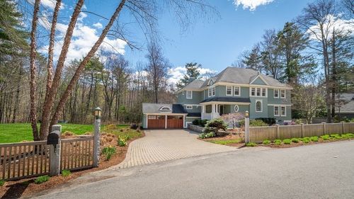 17 Loading Place Rd, Manchester, MA, 01944-1277 | Card Image