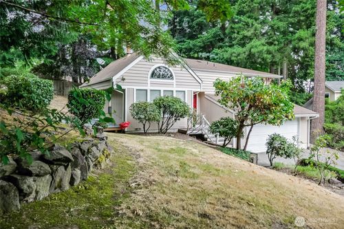 9810 116th Pl Ne, Kirkland, WA, 98033-5186 | Card Image