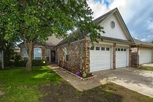 710 Harbour Town Dr, Lake Dallas, TX, 75065-2814 | Card Image