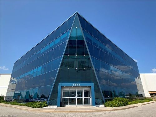 303-1295 Cormorant Rd, Ancaster, ON, L9G4V5 | Card Image
