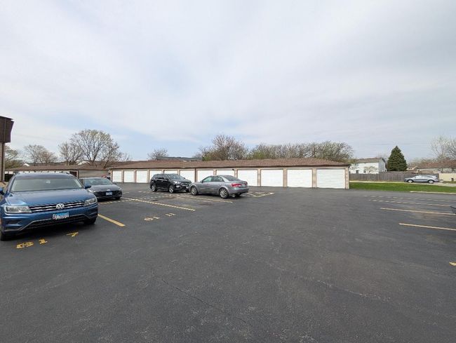 APT-8 - 2361 Bicentennial Ave, Condo with 2 bedrooms, 1 bathrooms and 1 parking in Crest Hill IL | Image 13