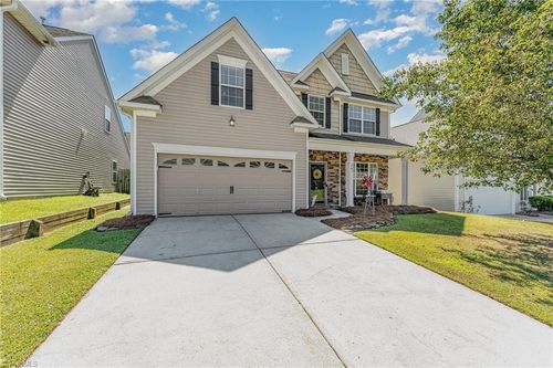 761 Spinning Wheel Pt, High Point, NC, 27265-3452 | Card Image