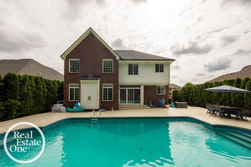 43711 Grouse Dr, Clinton Twp, MI, 48038-1196 | Card Image