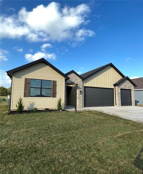 1102 Bluestem Cir, Baldwin City, KS, 66006-4222 | Card Image