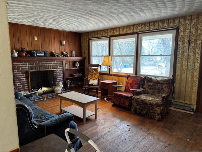 170 Lake St, House other with 3 bedrooms, 1 bathrooms and 3 parking in Moosup CT | Image 5