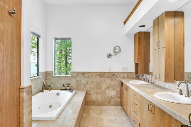 20998 Kiva Cir, House other with 3 bedrooms, 4 bathrooms and null parking in Flint TX | Image 21