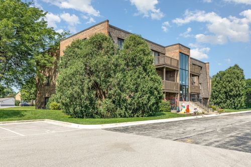 apt-j10-1440 Stonebridge Cir, Wheaton, IL, 60189-7186 | Card Image