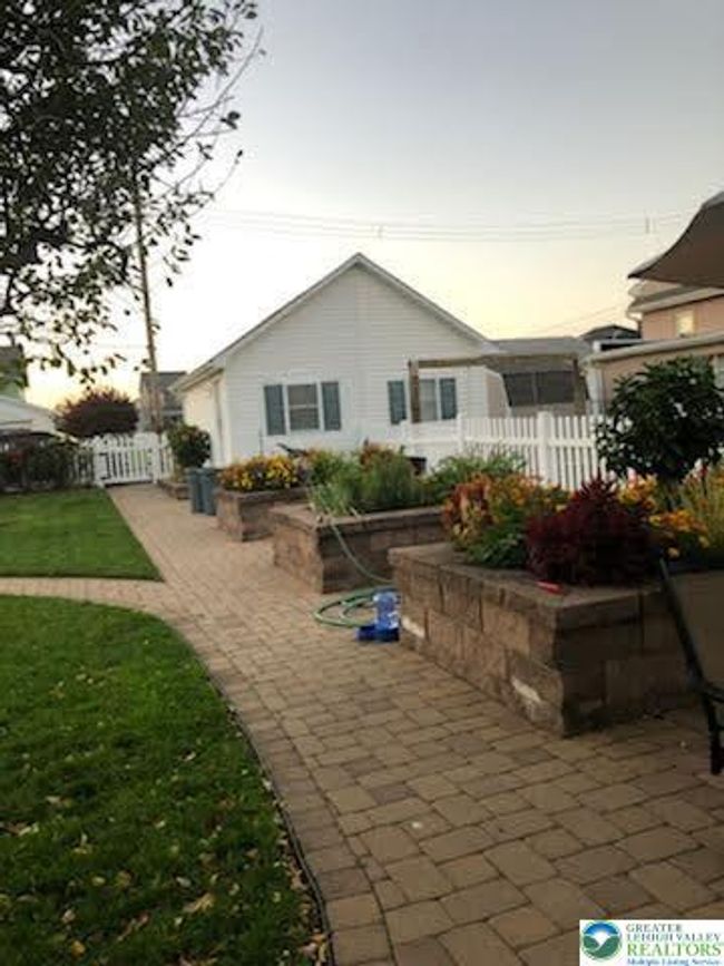 1108 Chestnut St, House other with 3 bedrooms, 3 bathrooms and null parking in Coplay PA | Image 17
