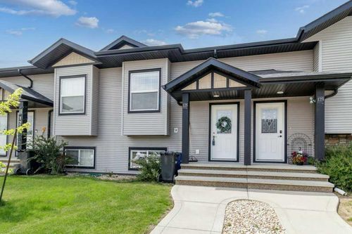 125 Henderson Cres, Penhold, AB, T0M3A7 | Card Image