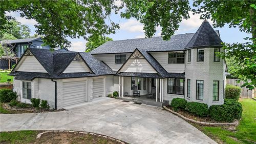 1300 Quail Run Cir, Bentonville, AR, 72712-4175 | Card Image