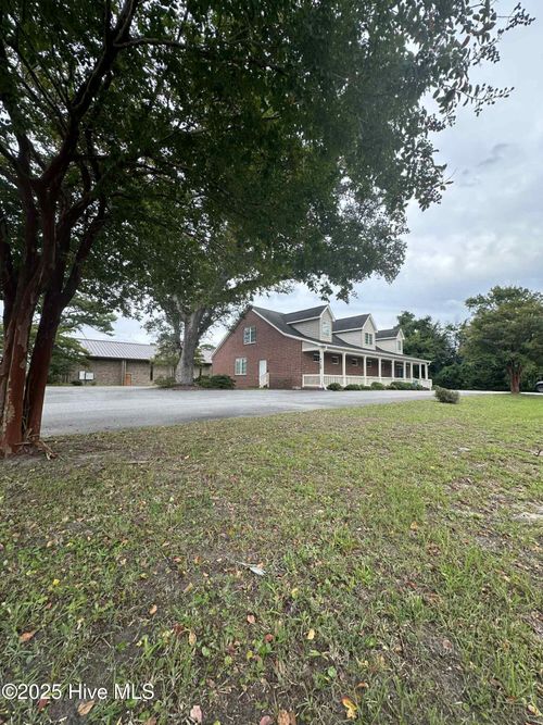 4725 Country Club Rd, Morehead City, NC, 28557-6218 | Card Image