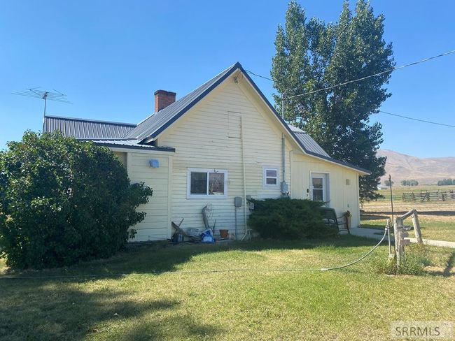 2651 Challis Creek Road, Home with 4 bedrooms, 2 bathrooms and 3 parking in Challis ID | Image 9