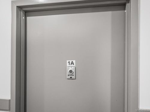 1a-409 Warburton Ave, Yonkers, NY, 10701-1802 | Card Image