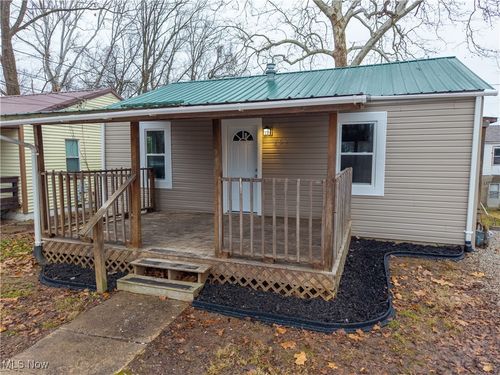 707 Marquis St, Parkersburg, WV, 26101-5667 | Card Image