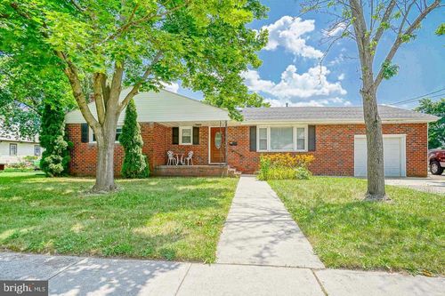 50 E Vine St, GIBBSTOWN, NJ, 08027-1155 | Card Image