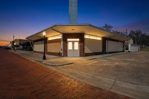 215 E Pacific, Gladewater, TX, 75647 | Card Image