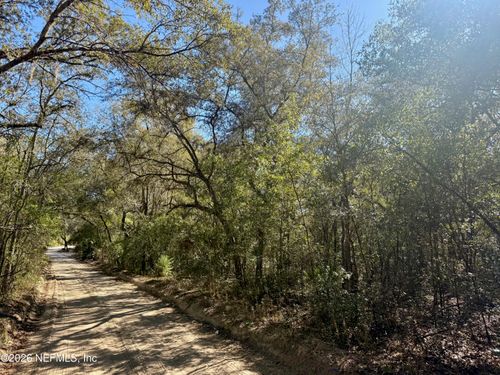 143 Oak Cir, Interlachen, FL, 32148-4102 | Card Image