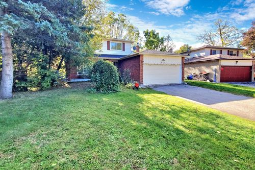 211 Peterwood Crt, Newmarket, ON, L3Y5P4 | Card Image
