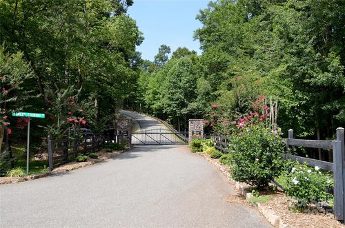 106-00 Ravenswood Dr, Marion, NC, 28752 | Card Image