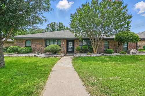 1020 Auburn Dr, Arlington, TX, 76012-5301 | Card Image