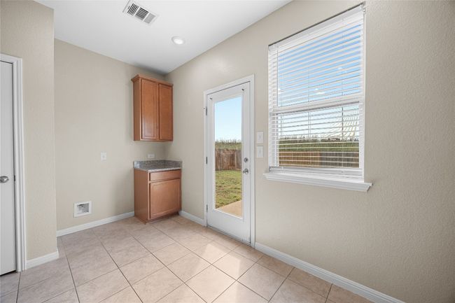 Opens to back yard; | Image 7
