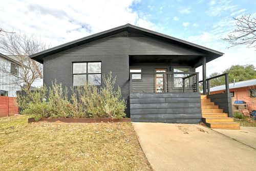 919 Walter St, Austin, TX, 78702-2938 | Card Image