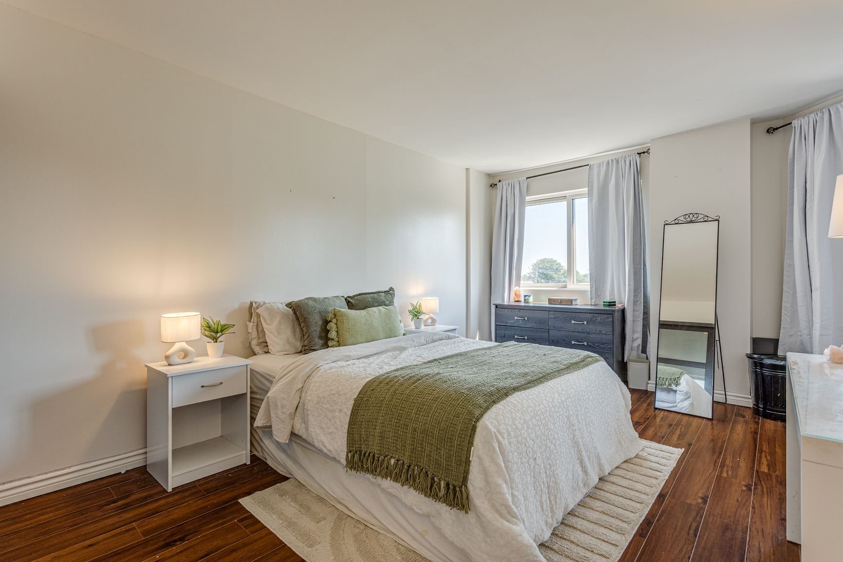 Residential Lease in Dorval 5