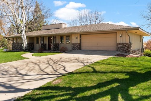 1401 E Garfield Street, MOUNT HOREB, WI, 53572 | Card Image