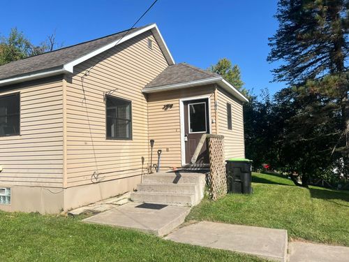 101 W 2nd St, Caspian, MI, 49915-5139 | Card Image