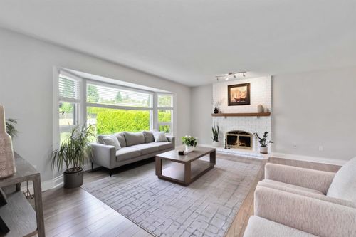 18166 54 Ave, Surrey, BC, V3S7Z1 | Card Image