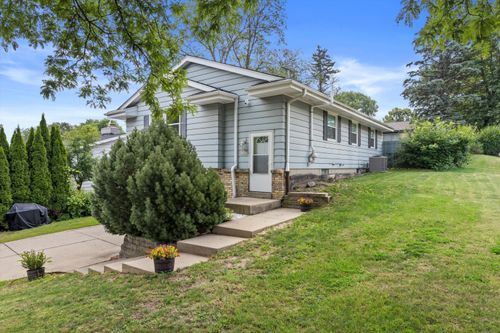 10749 W Keefe Ave, Wauwatosa, WI, 53222-3357 | Card Image