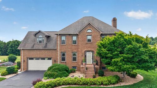 198 London Downs Dr, Forest, VA, 24551-3020 | Card Image