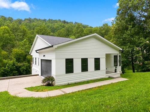 605 Harbor Dr, Lancaster, TN, 38569-5253 | Card Image