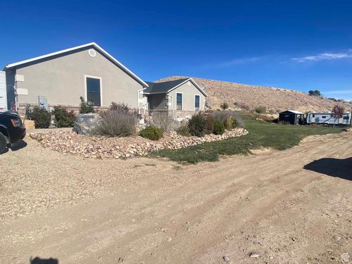 8021 S 19000 W, Duchesne, UT, 84021-9011 | Card Image