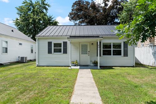 821 S 12th St, Goshen, IN, 46526-4459 | Card Image