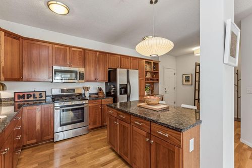 apt-305-301 Oak Grove St, Minneapolis, MN, 55403-4014 | Card Image
