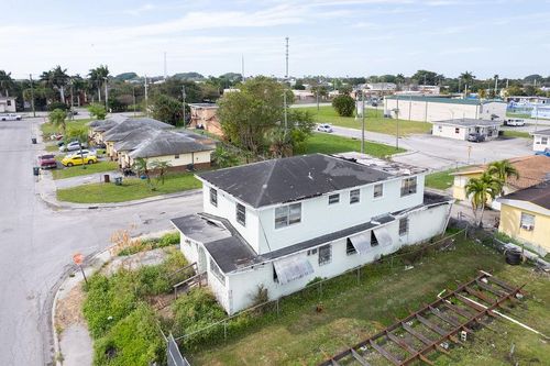 857 Sw Avenue C Pl, Belle Glade, FL, 33430-3214 | Card Image