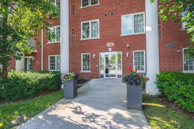 114 - 49 Jacobs Terr, Condo with 2 bedrooms, 2 bathrooms and 1 parking in Barrie ON | Image 2