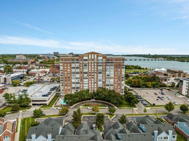 APT-1107 - 250 E Harbortown Dr, Condo with 2 bedrooms, 2 bathrooms and null parking in Detroit MI | Image 31