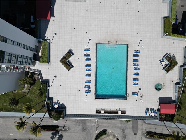 APT-1906 - 3675 N Country Club Dr, Condo with 2 bedrooms, 2 bathrooms and null parking in Aventura FL | Image 37