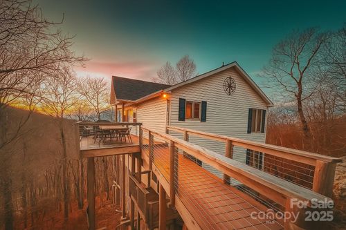 114 Spruce Hollow Rd, Beech Mountain, NC, 28604-8210 | Card Image