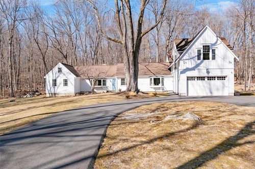 129 East St, South Salem, NY, 10590-2507 | Card Image