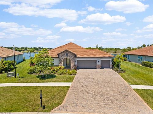 2038 Grove Dr, NAPLES, FL, 34120-7574 | Card Image