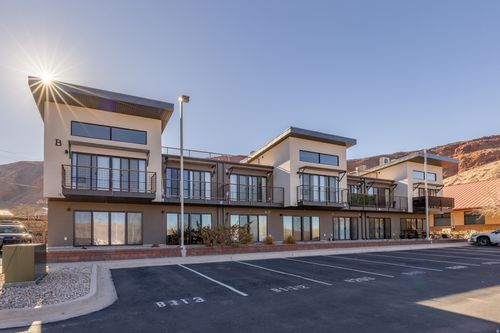 b112-443 Kane Creek Blvd, Moab, UT, 84532-2514 | Card Image