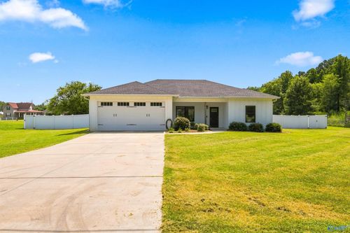 498 Hembree Drive, Guntersville, AL, 35976 | Card Image