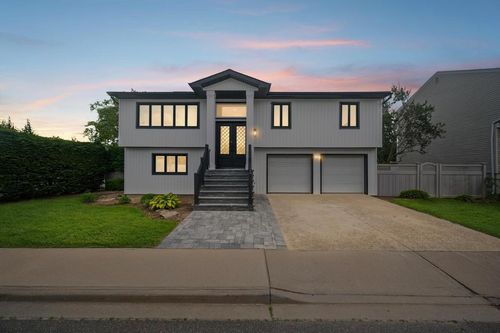 1 Saratoga St, Lido Beach, NY, 11561-5113 | Card Image